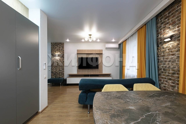 
  Продается 4-комн. квартира, 90.4 м², Связистов ул, д. 154
. Фото 5.
