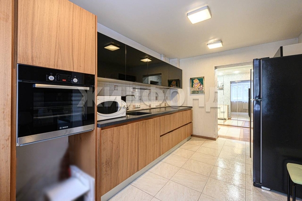 
  Продается 3-комн. квартира, 74.5 м², Холодильная ул, д. 17
. Фото 9.
