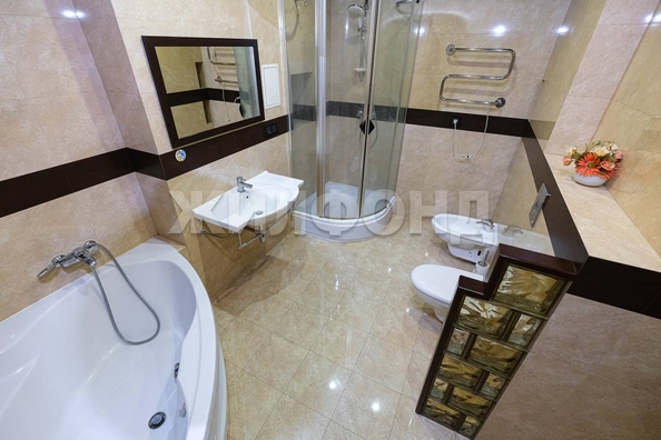 
  Продается 4-комн. квартира, 120.2 м², Адриена Лежена ул, д. 15
. Фото 26.