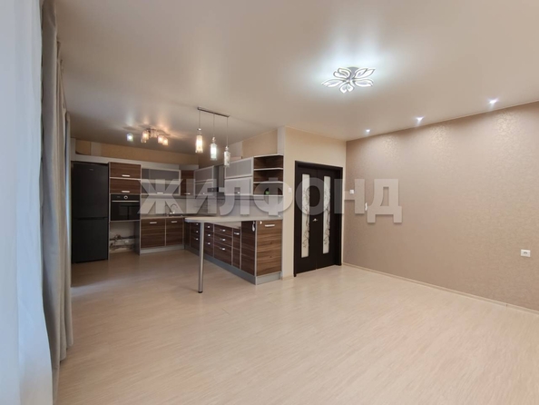 
  Продается 4-комн. квартира, 117 м², Владимировская ул, д. 21
. Фото 2.
