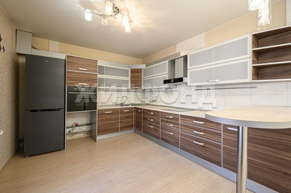 
  Продается 4-комн. квартира, 117 м², Владимировская ул, д. 21
. Фото 4.