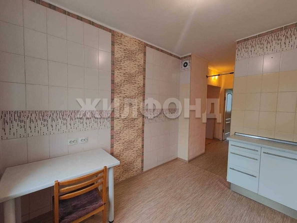 
  Продается 2-комн. квартира, 51.5 м², Федосеева ул, д. 3
. Фото 6.