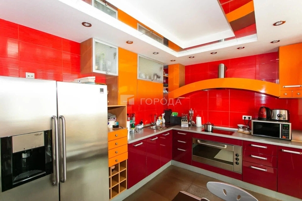 
  Продается 4-комн. квартира 143.5 м². Фото 1.