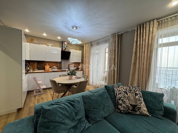 
  Продается 3-комн. квартира 77 м², в ЖК Красный проспект, дом 4. Фото 2.