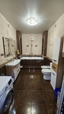 
  Продается 4-комн. квартира 203.2 м². Фото 8.