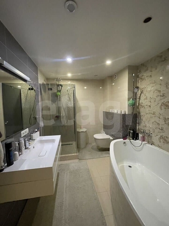 
  Сдается 3-комн. квартира 110 м². Фото 19.