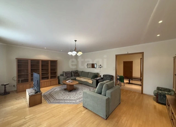 
  Сдается 3-комн. квартира 117.6 м². Фото 2.