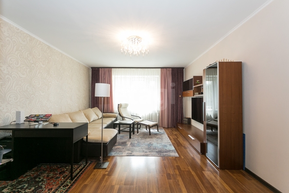 
  Продается 3-комн. квартира 90.9 м². Фото 1.