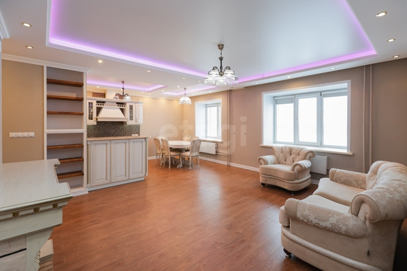 
  Продается 3-комн. квартира 80.1 м², в ЖК Радужный каскад, б/с 19. Фото 8.