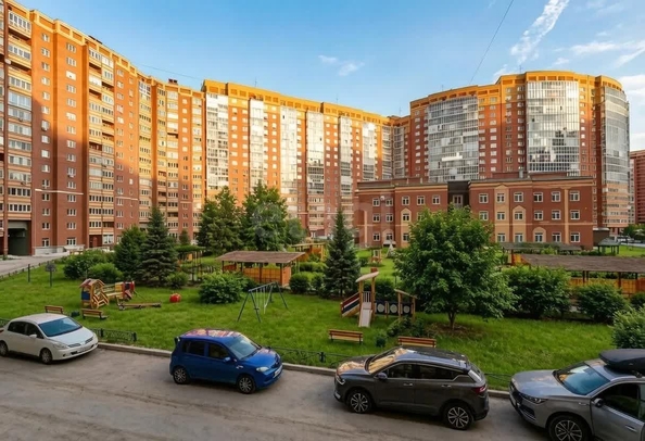 
  Продается студия 27 м², в ЖК Радужный каскад, б/с 19. Фото 1.
