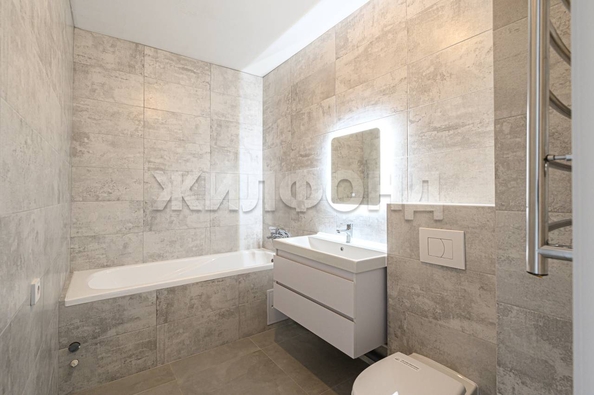 
  Продается 2-комн. квартира 50 м², в ЖК Аквамарин, дом 3. Фото 1.