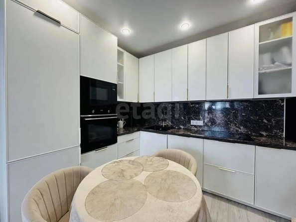 
  Продается 2-комн. квартира 53 м², в ЖК Classic House (Классик Хаус). Фото 2.
