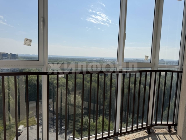 
  Продается 3-комн. квартира 70.1 м², в ЖК На Петухова, дом 2. Фото 7.