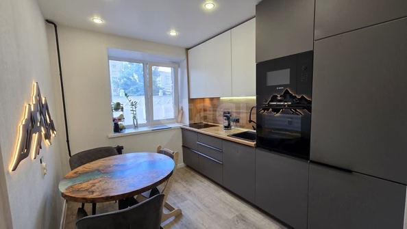 
  Продается 3-комн. квартира 56.9 м². Фото 2.
