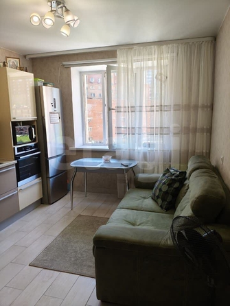 
  Продается 1-комн. квартира 38 м², в ЖК Радужный каскад, б/с 19. Фото 10.