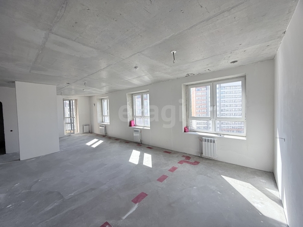 
  Продается 2-комн. квартира 58 м², в ЖК Дежнёв, дом 4. Фото 9.