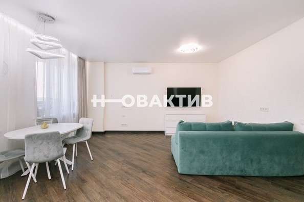 
   Продам 2-комнатную, 65 м², Дуси Ковальчук ул, 238

. Фото 4.