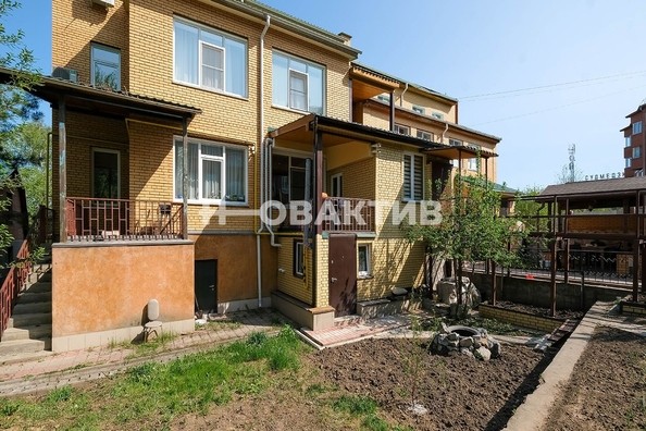
   Продам таунхаус, 496 м², Новосибирск

. Фото 10.