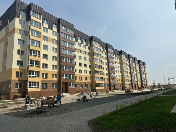 
   Продам 2-комнатную, 50.2 м², Венская ул, 12

. Фото 2.