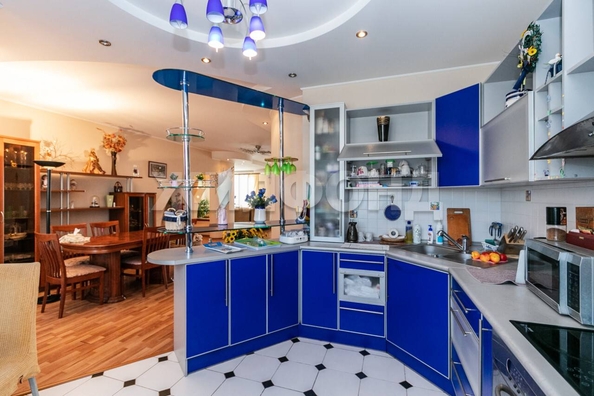 
   Продам 4-комнатную, 167 м², Краснообск, 219

. Фото 4.