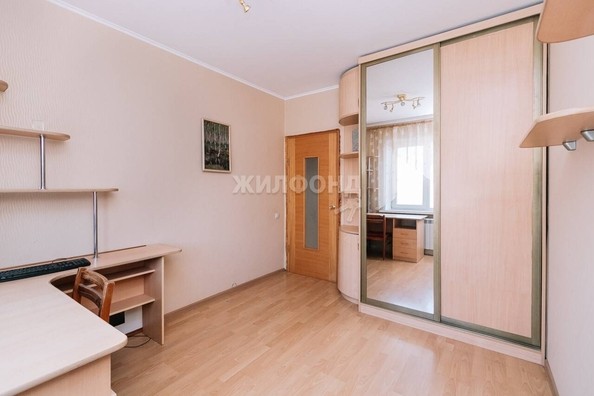 
   Продам 3-комнатную, 64 м², Краснообск, 220

. Фото 5.