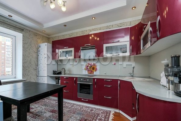 
   Продам 3-комнатную, 100.3 м², Стартовая ул, 4

. Фото 8.
