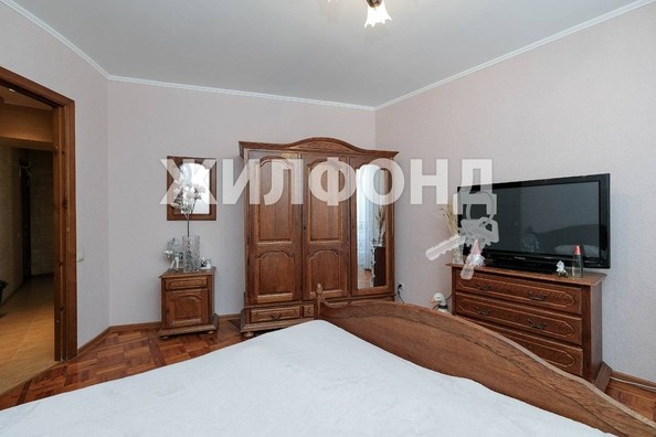 
   Продам 4-комнатную, 86.3 м², Серафимовича ул, 1/1

. Фото 13.