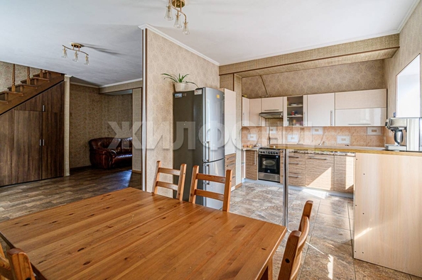 
   Продам дом, 290.1 м², Новосибирск

. Фото 24.