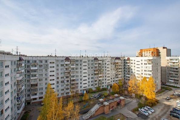 
   Продам 3-комнатную, 56.8 м², Грибоедова ул, 32/1

. Фото 2.