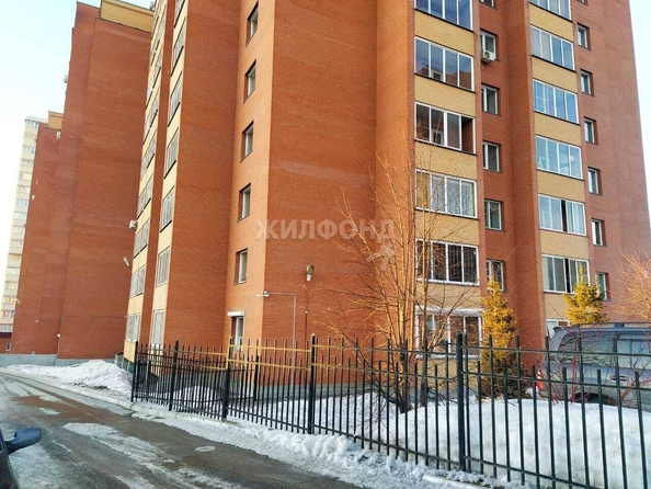 
   Продам 3-комнатную, 68.9 м², Выборная ул, 91/1

. Фото 4.