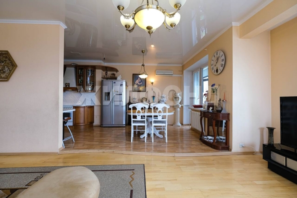 
  Продается 3-комн. квартира, 117.2 м², Октябрьская ул, д. 81
. Фото 10.