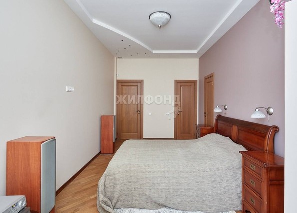
   Продам 4-комнатную, 137.9 м², Галущака ул, 1

. Фото 8.