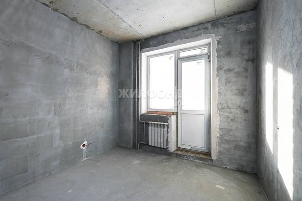 
   Продам 1-комнатную, 39.8 м², Дуси Ковальчук ул, 244

. Фото 1.