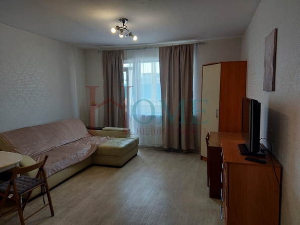 
  Сдам в аренду 1-комнатную квартиру, 32.6 м², Новосибирск

. Фото 1.