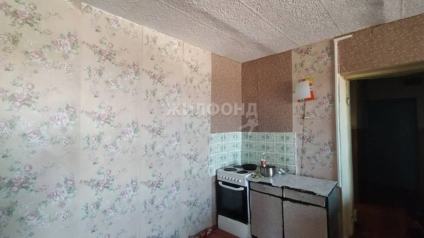 
   Продам секционку, 11 м², Шукшина ул, 17

. Фото 5.