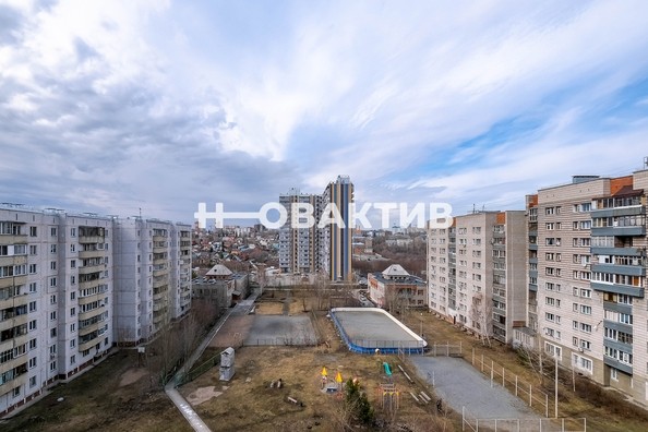 
   Продам 3-комнатную, 68 м², Беловежская ул, 10

. Фото 2.