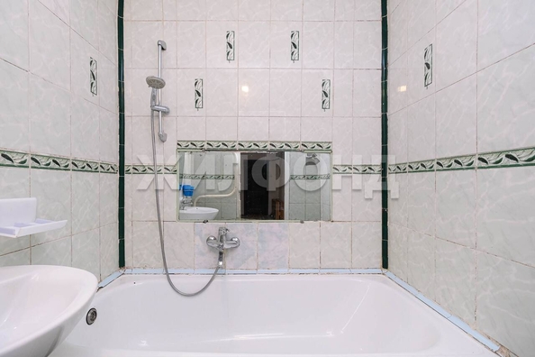 
   Продам 4-комнатную, 80.2 м², В. Высоцкого ул, 5

. Фото 12.