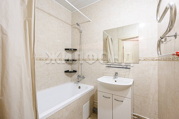 
   Продам 3-комнатную, 83.2 м², Добролюбова ул, 162/1

. Фото 13.
