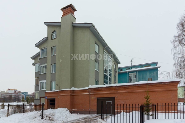 
   Продам 4-комнатную, 121.7 м², 5-й микрорайон, 3/2

. Фото 3.