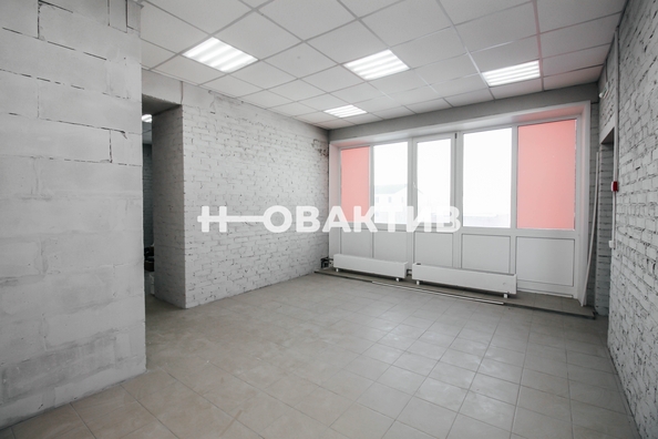 
   Продам помещение свободного назначения, 76 м², Молодежи б-р, 15

. Фото 10.