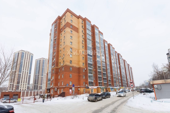 
   Продам 3-комнатную, 77.1 м², Кавалерийская ул, 9

. Фото 2.