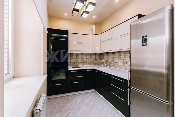 
   Продам 3-комнатную, 80.1 м², 7-й микрорайон, 18

. Фото 7.