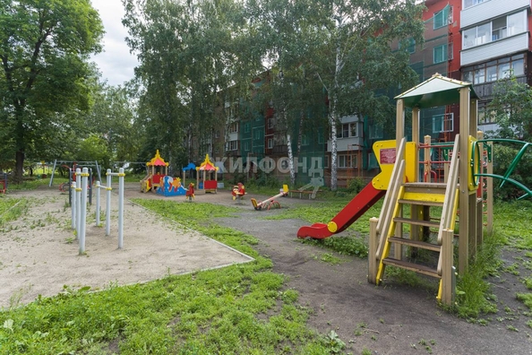 
   Продам 3-комнатную, 59 м², Новогодняя ул, 16

. Фото 19.