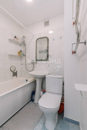 
   Продам 1-комнатную, 35.1 м², Добролюбова ул, 154/1

. Фото 17.