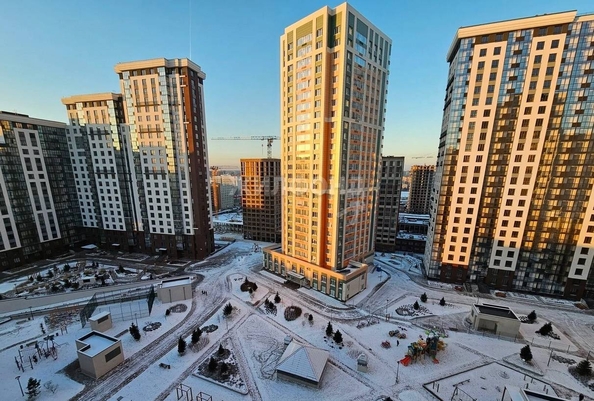 
   Продам 3-комнатную, 64.93 м², Семьи Шамшиных ул, 91

. Фото 2.