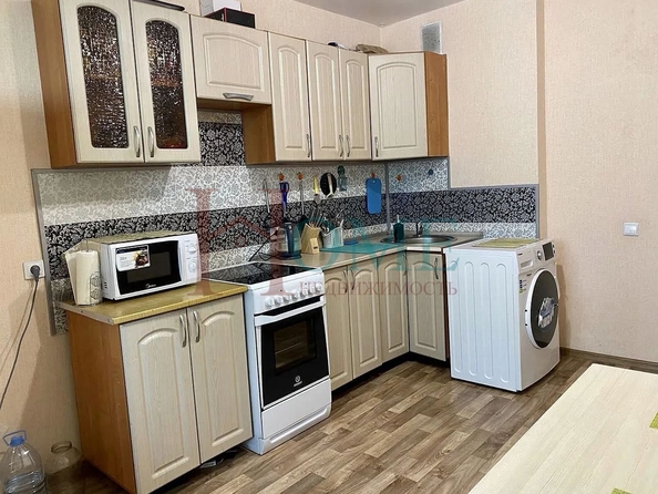 
  Сдам в аренду 1-комнатную квартиру, 46 м², Новосибирск

. Фото 8.