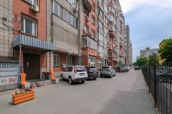 
   Продам 3-комнатную, 96.9 м², Гоголя ул, 42

. Фото 9.