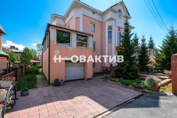 
   Продам таунхаус, 307.1 м², Новосибирск

. Фото 5.