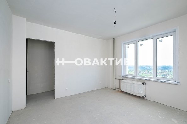 
   Продам 2-комнатную, 55.9 м², Коминтерна ул, 126

. Фото 5.