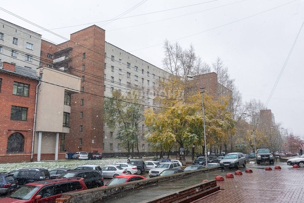 
   Продам секционку, 11.5 м², Каменская ул, 26

. Фото 4.